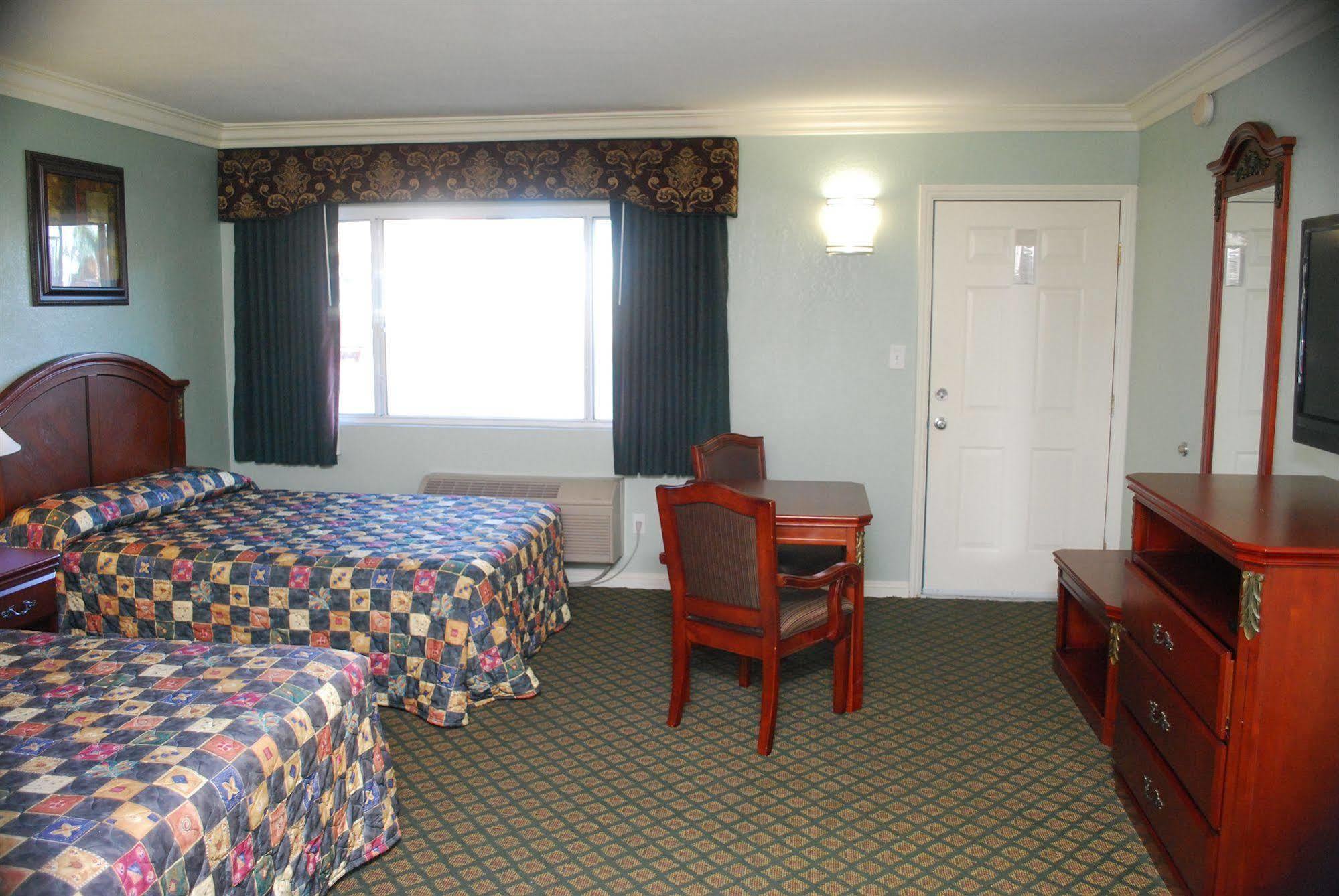Friendly Hills Inn Whittier Bagian luar foto