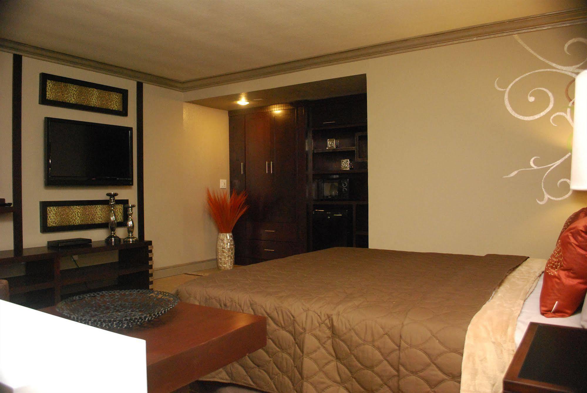 Friendly Hills Inn Whittier Bagian luar foto
