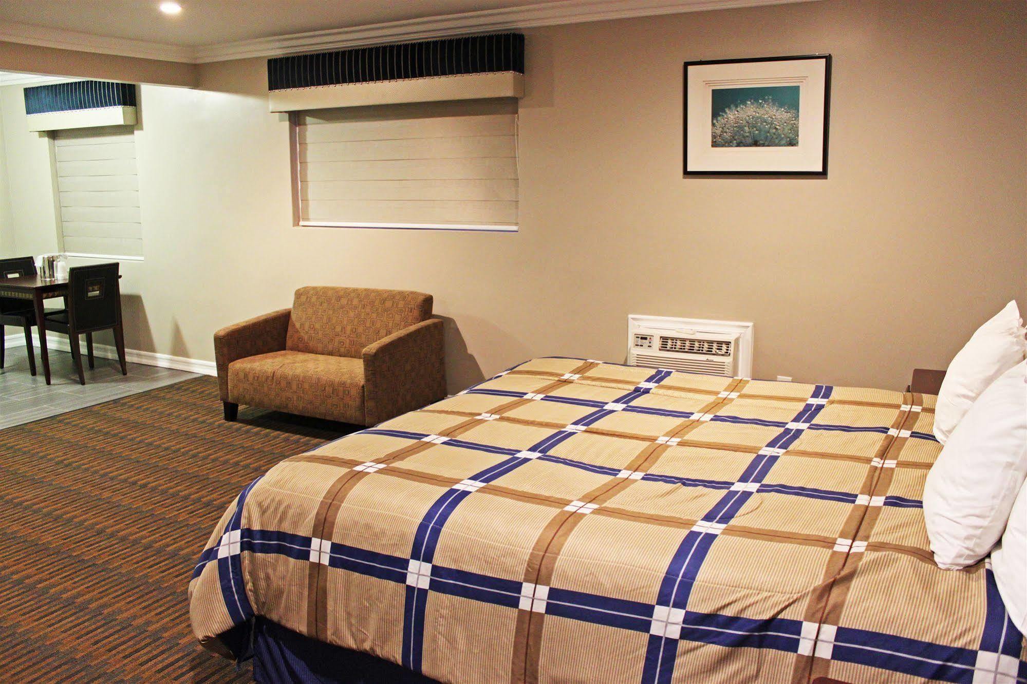 Friendly Hills Inn Whittier Bagian luar foto